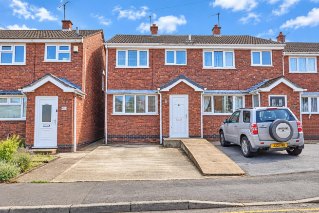 3-bed semi-detached on Hill Top, Earl Shilton, £170,000
