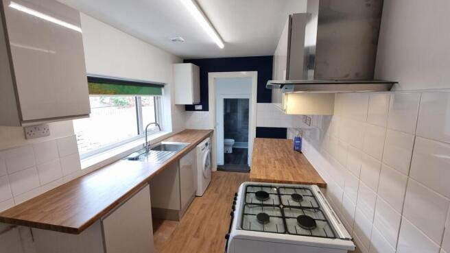 3 bed Terraced to rent Image 3