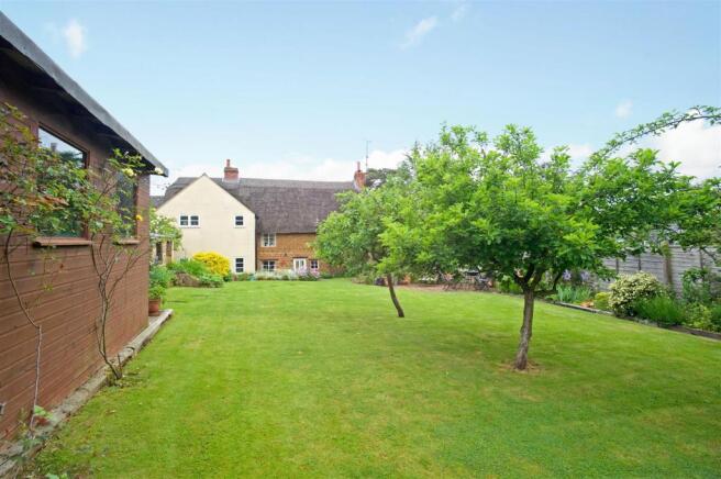 Throstle Cottage fpz
