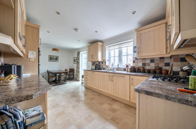 1417325-16-6995d2...