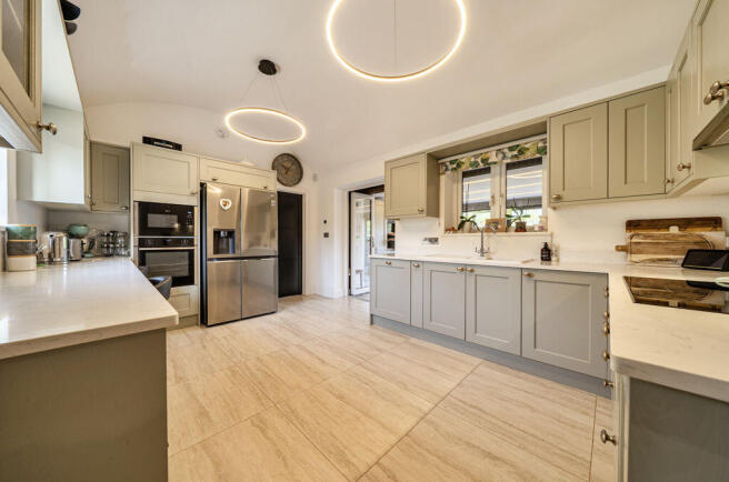 Redwall Lane, Hunton photo 4