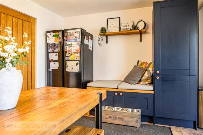 3 bed Semi-Detached for sale Image 10
