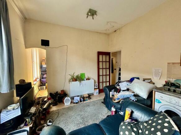 Lounge/Kitchen