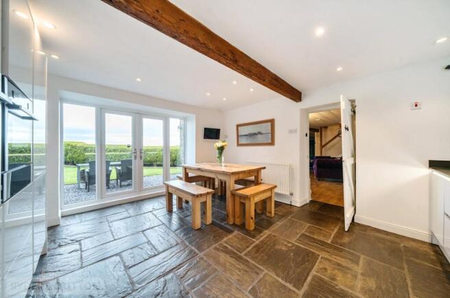 4 bed Detached for sale Image 12