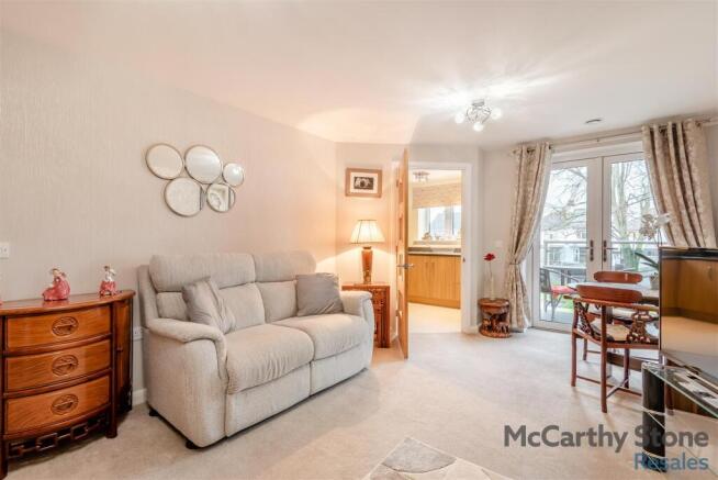 8679438-interior06.jpg