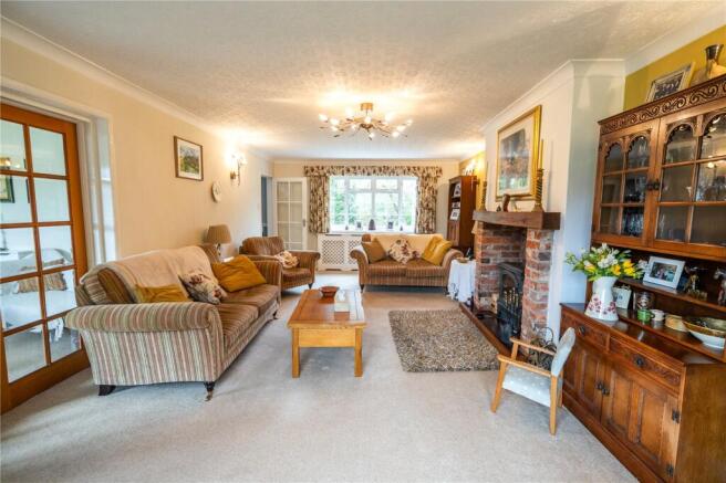 Living Room (2)