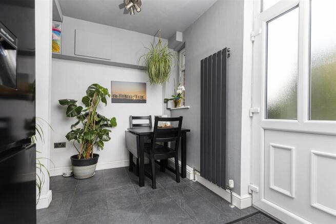 2 bed Semi-Detached for sale Image 6