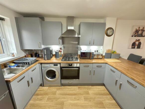 KITCHEN AREA.jpg