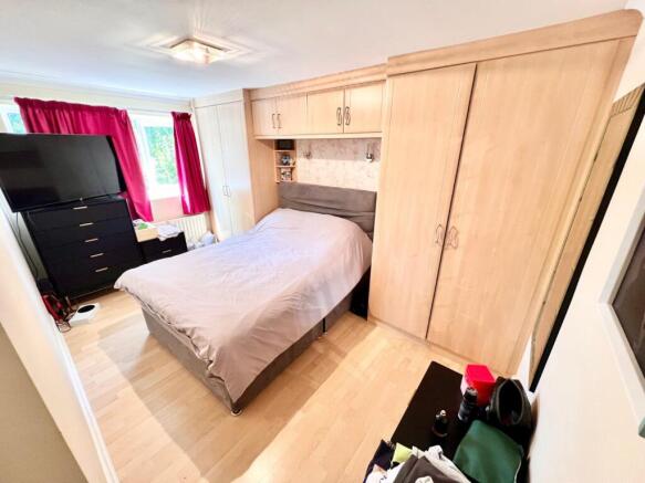 4 bed Detached to rent Image 10