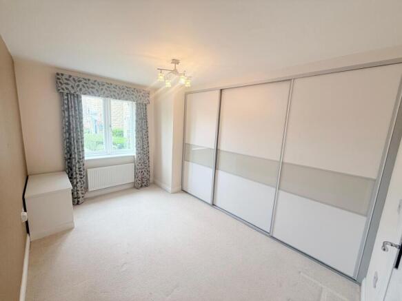 2 bed Flat to rent Image 9