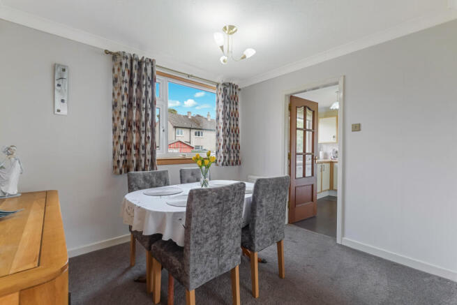 10 Highfield Crescent, Linlithgow, EH49 7BG photo 4