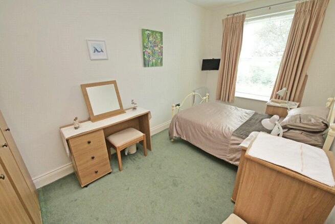2 bed Apartment for sale Image 6