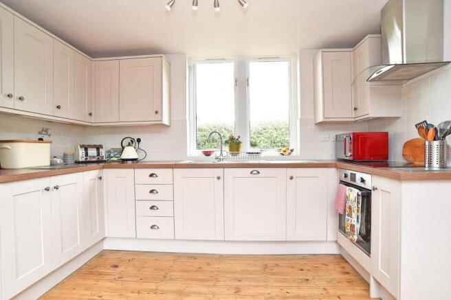3 bed Detached for sale Image 4