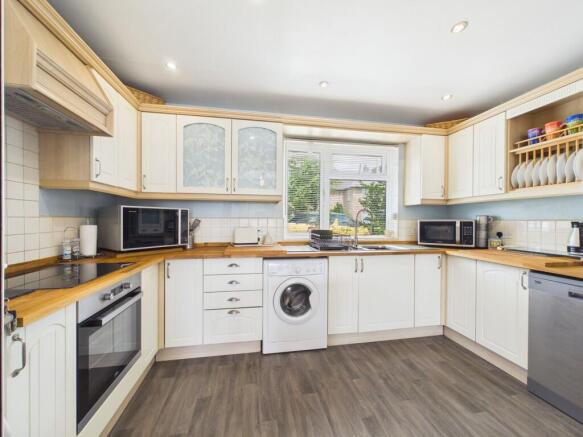 3 bed Semi-Detached for sale Image 5