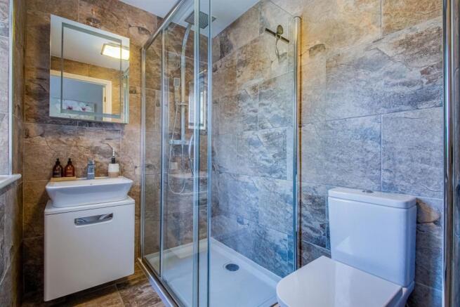 EN SUITE SHOWER ROOM/W.C.