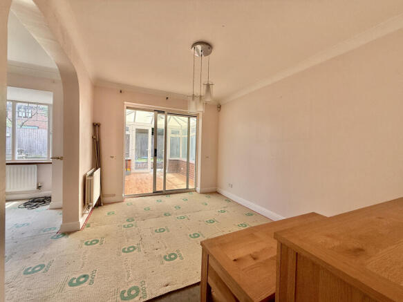 5 bed Detached for sale Image 7