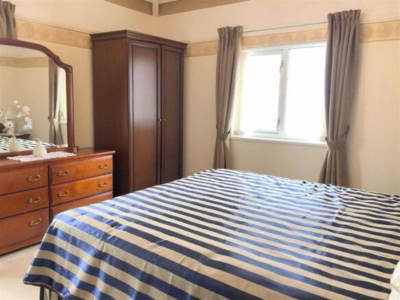 DOUBLE ASPECT BEDROOM 3