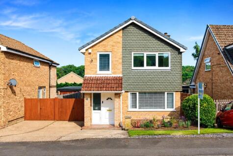 Linden Way, Ripley, Surrey, GU23