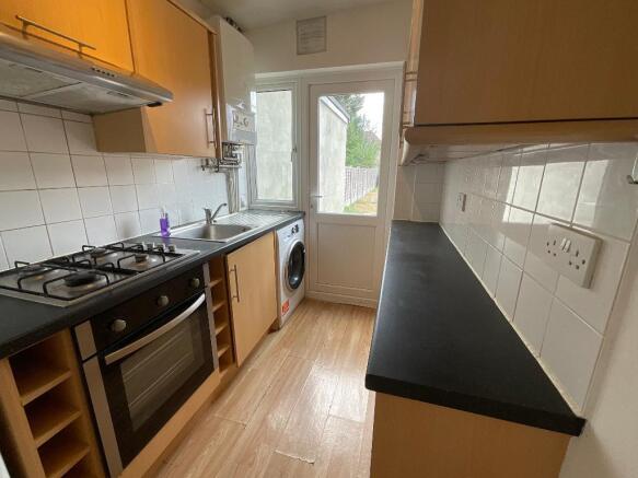 KITCHEN 8'6 x 5'8
