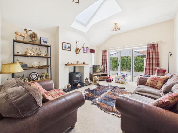 3 bed Detached Bungalow for sale Image 4
