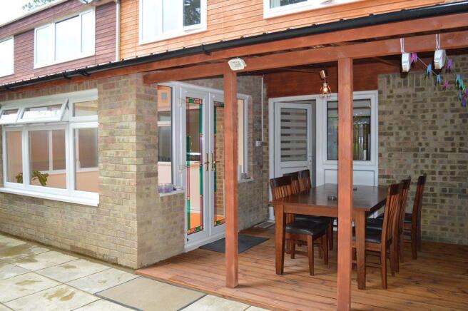COVERED ENTERTAINING AREA