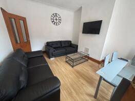 16, Manor Drive, Headingley, Leeds LS6 1DE
