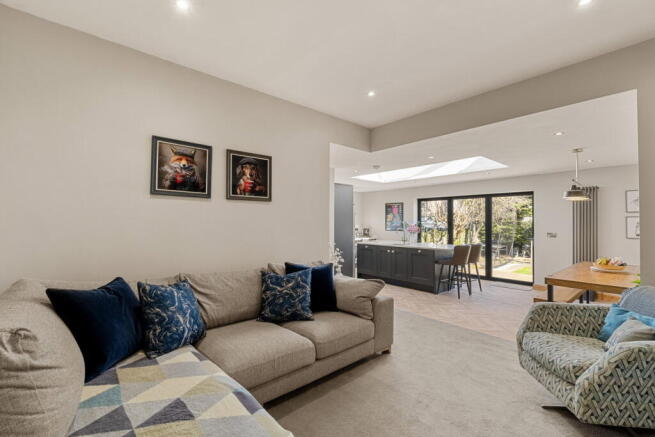 4 bed Semi-Detached for sale Image 5