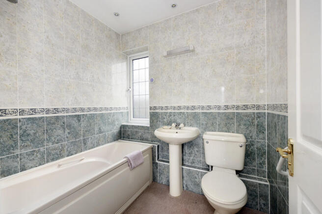 Family Bathroom 