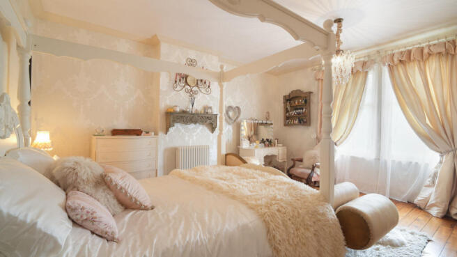 5 bed Terraced for sale Image 11