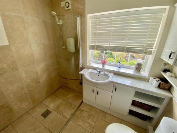bathroom.jpeg