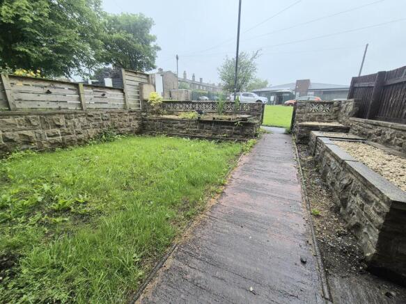 3 bed Terraced to rent Image 5