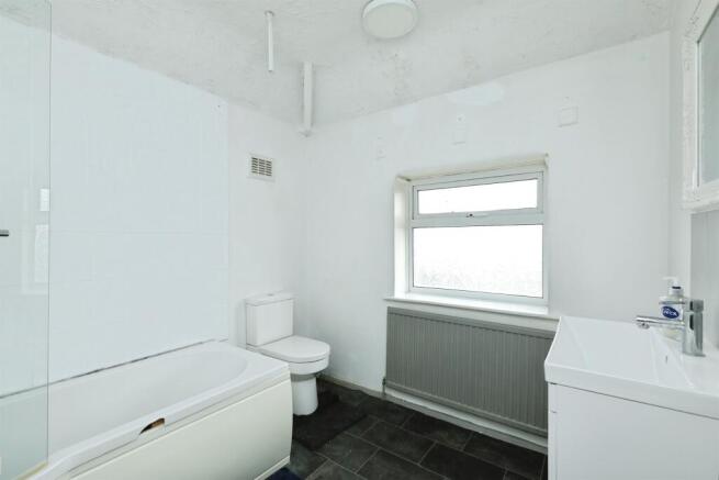 3 bed Semi-Detached for sale Image 12