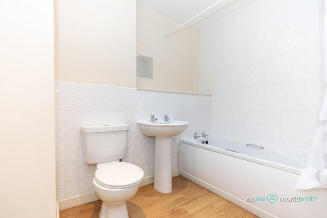 2 bed Apartment to rent Image 6