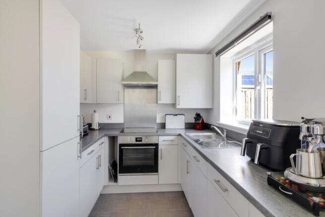 3 bed Semi-Detached for sale Image 10