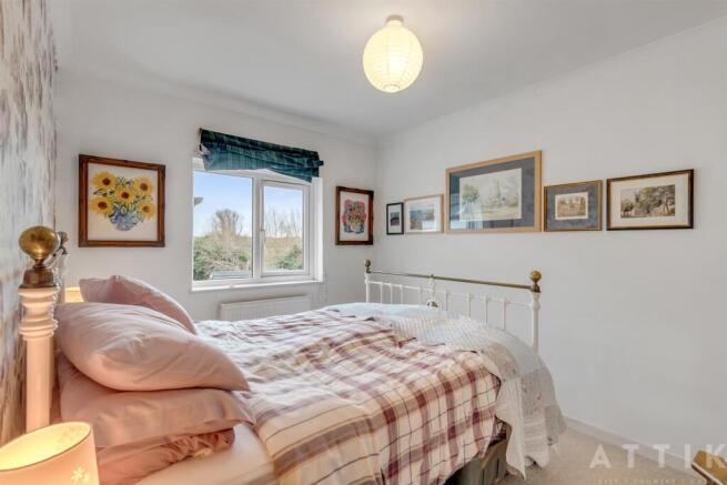 Attik 9 St Johns Road, Bungay NR35, 1DH (9).jpg