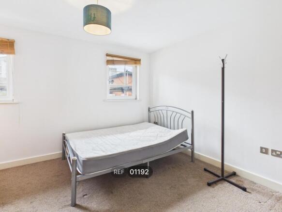 2 bed Apartment to rent Image 12
