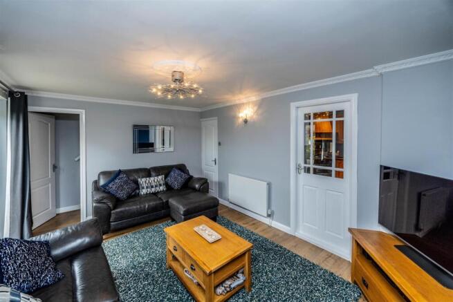 4 bed Semi-Detached for sale Image 12