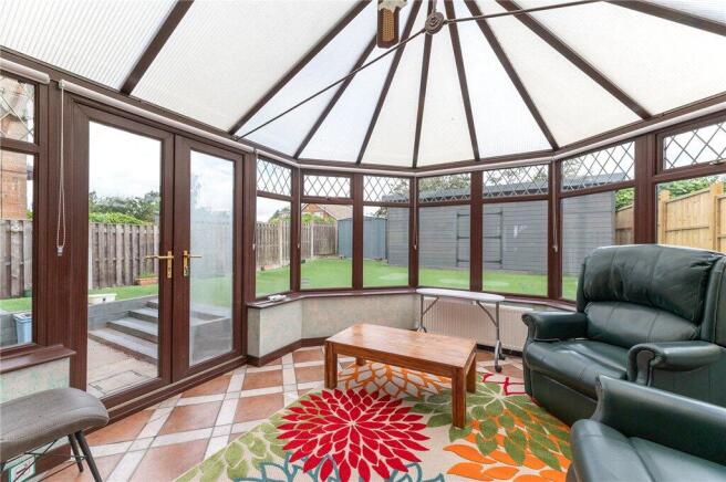 4 bed Detached for sale Image 11