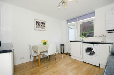 BALGOWNIECRES52B