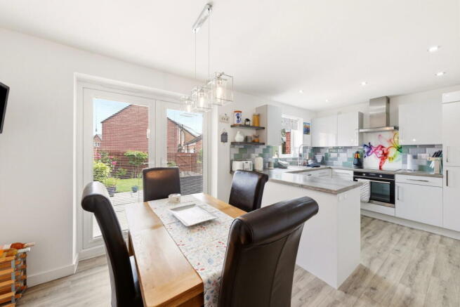 4 bed Detached for sale Image 2