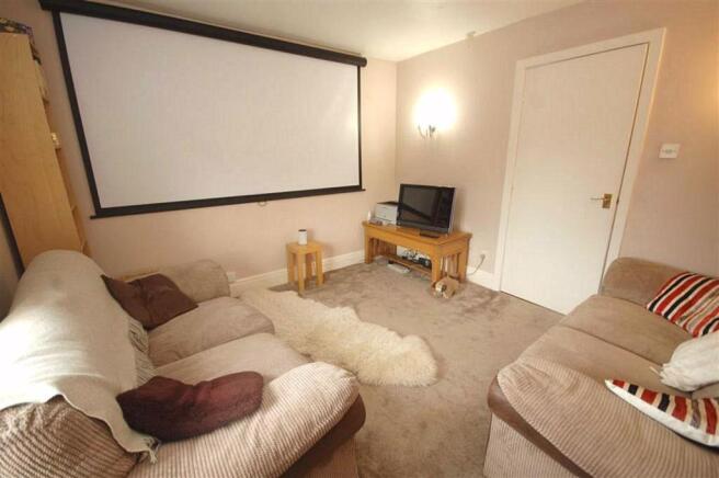 Sitting Room/Bedroom 2