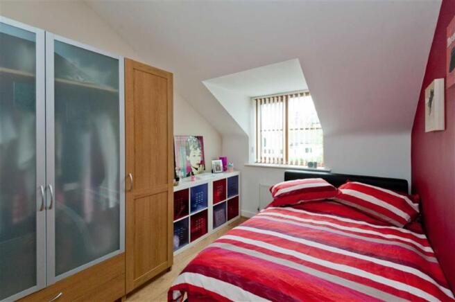 BEDROOM 2