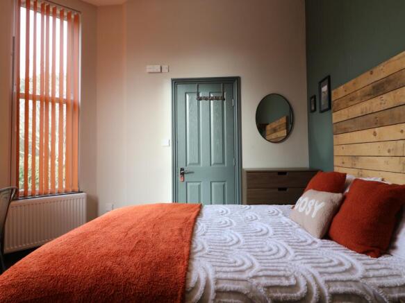 67 Oxford Road Room 1 2.JPG