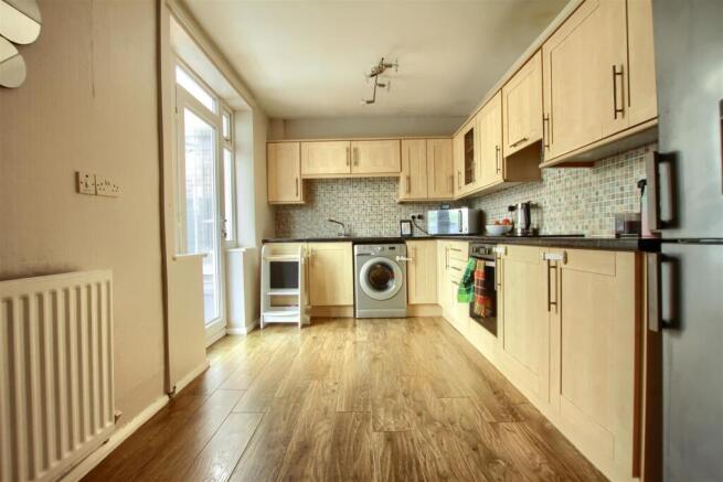 3 bed Semi-Detached for sale Image 4