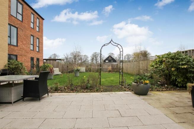 1 bed Apartment to rent Image 10