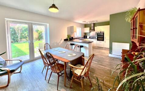 Goswell Square, Alton, Hampshire, GU34