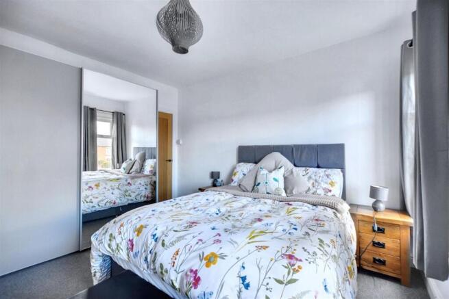 Bedroom 1_2.jpeg