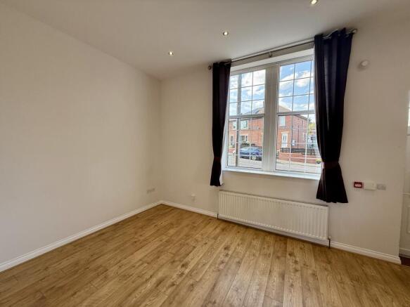 1 bed Flat to rent Image 5