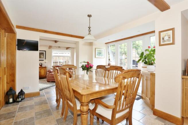Kitchen/Breakfast Ro