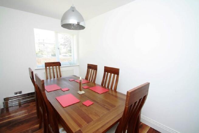 Dining / Bed 3